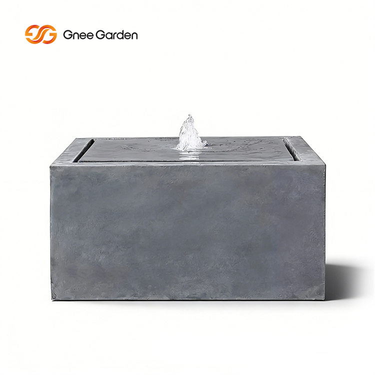 Outdoor Minimalist Steel Water Feature for Balcony